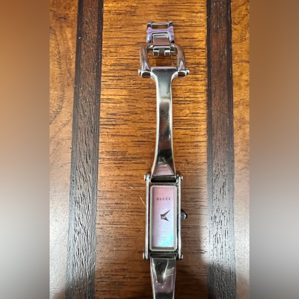 Gucci Vintage Horsebit Ladies 1500 L Watch - Picture 2 of 9